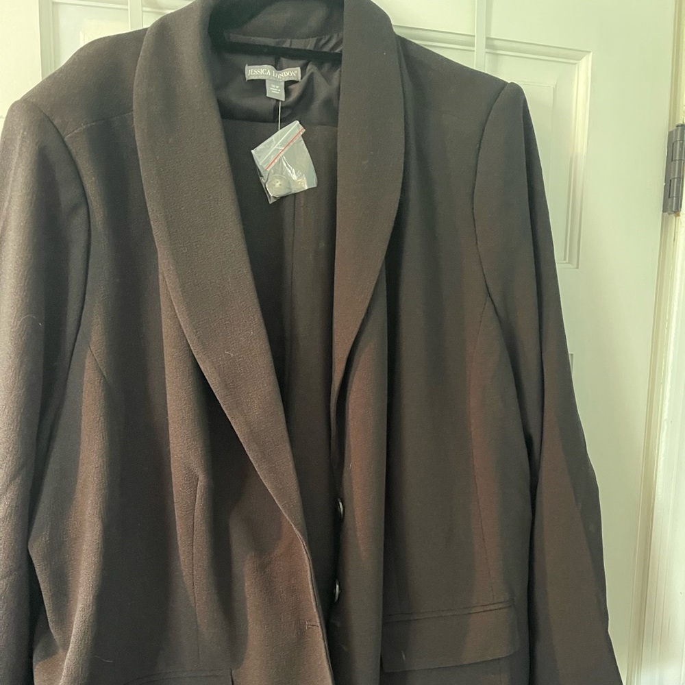 Woman’s plus Jessica London pant suit. Brand new. Black crepe size 26W